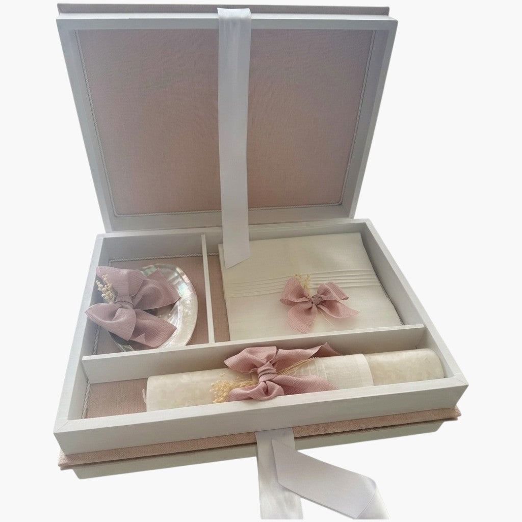 Conjunto de Batismo Encanto Rosé Elegância Intemporal para um Momento Único