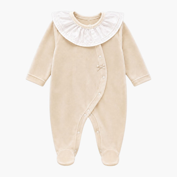 Babygrow de Veludo Bege com Gola Branca de Folho