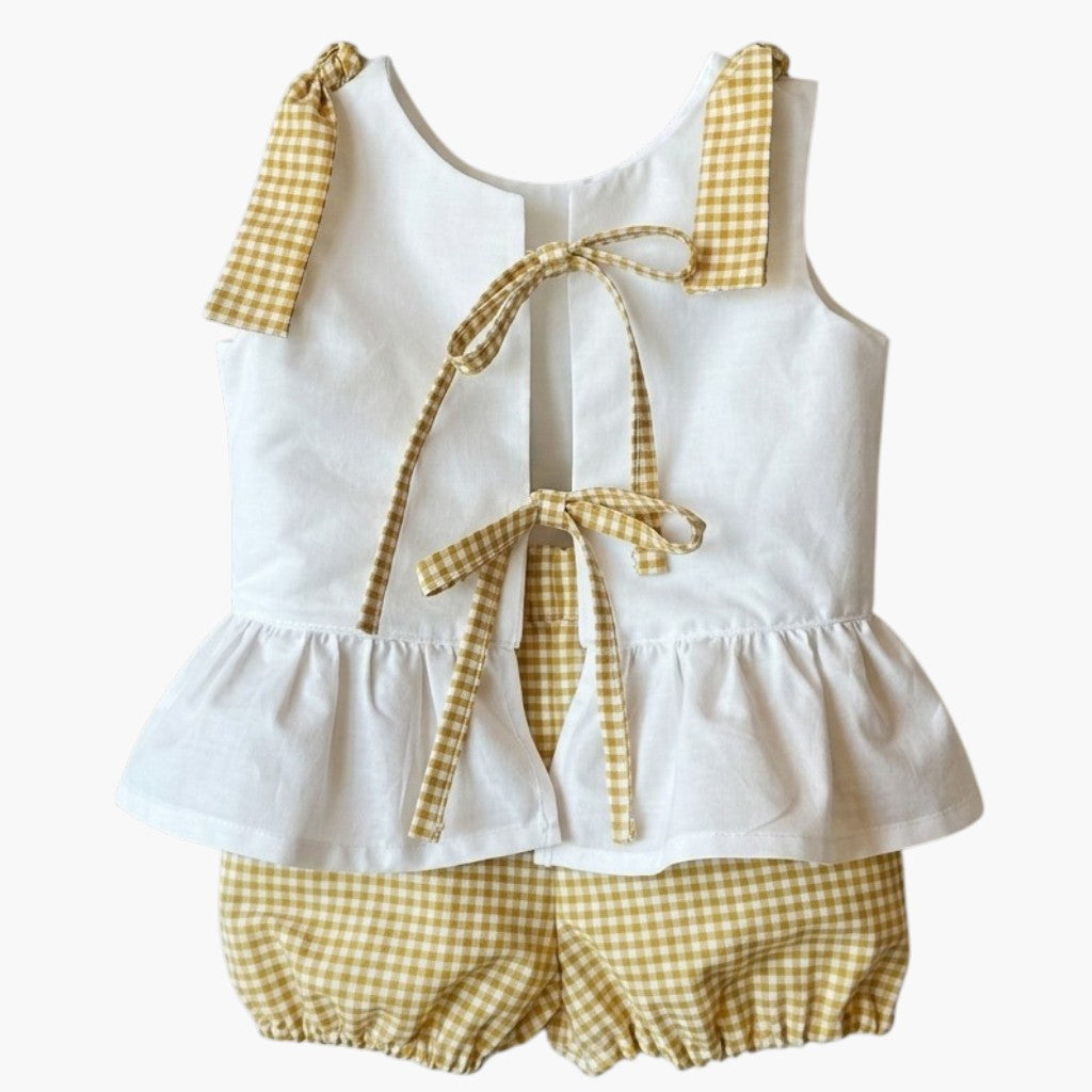 Conjunto Vichy Mostarda Elegância Clássica para os Primeiros Momentos